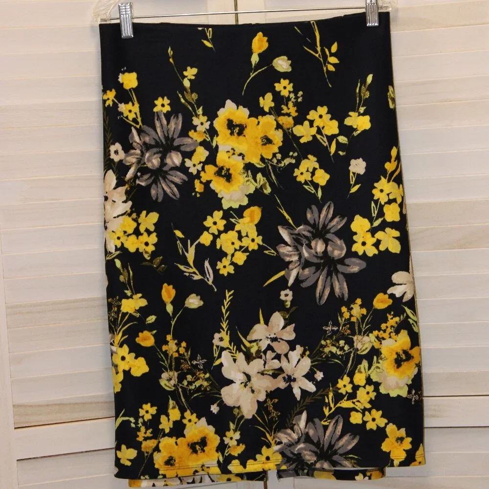 NYCC New York Clothing Company Navy Blue and Yellow Floral Skirt Size XL